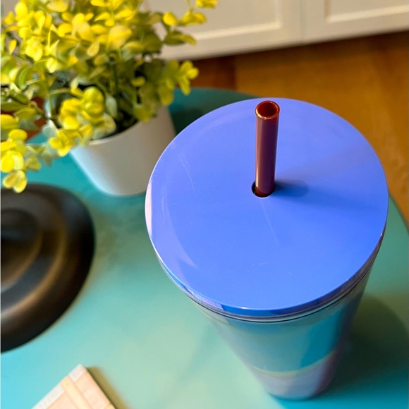 Summer Starbucks reusable cup with straw - Picture 3 of 5